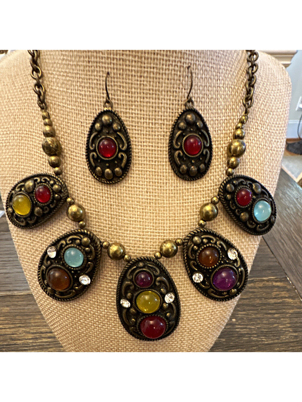 Vintage bohemian style Cabachon Necklace & Dangle Earrings